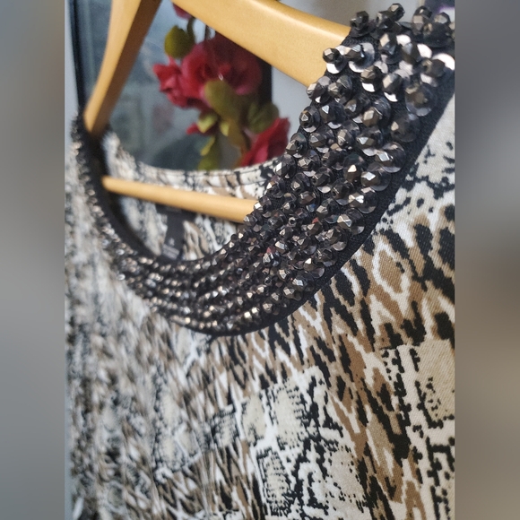 Gorgeous beaded boatneck Alfani tunic top with animal print size XL - Picture 2 of 4